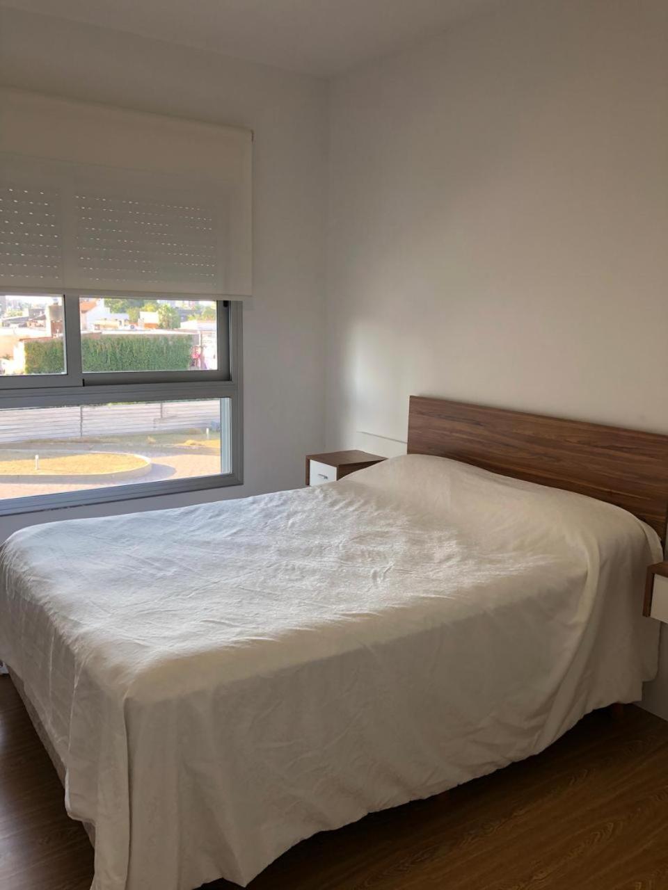 Depto Centrico Con Pileta Y Parking Apartment *